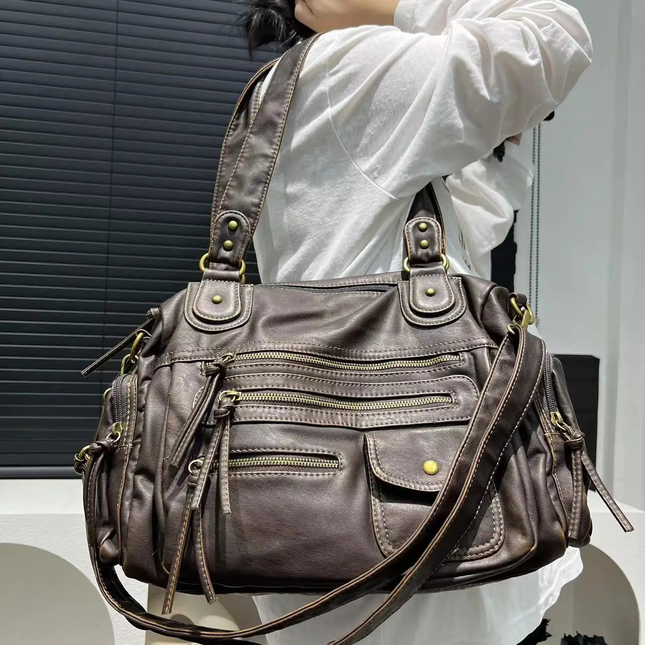 retro school shoulder bag, vegan leather - Elina